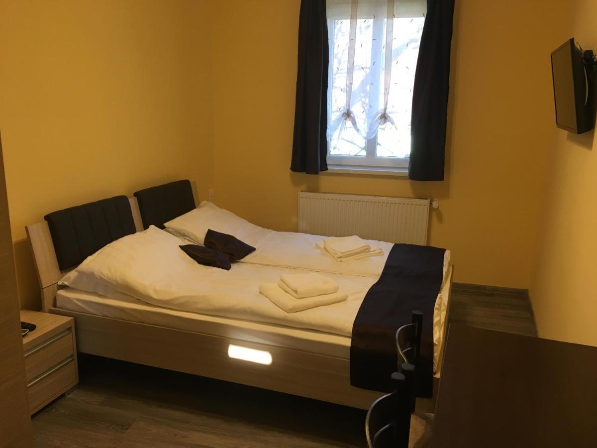Barsony Vendeglo Es Panzio Bed and Breakfast Szécsény Buitenkant foto