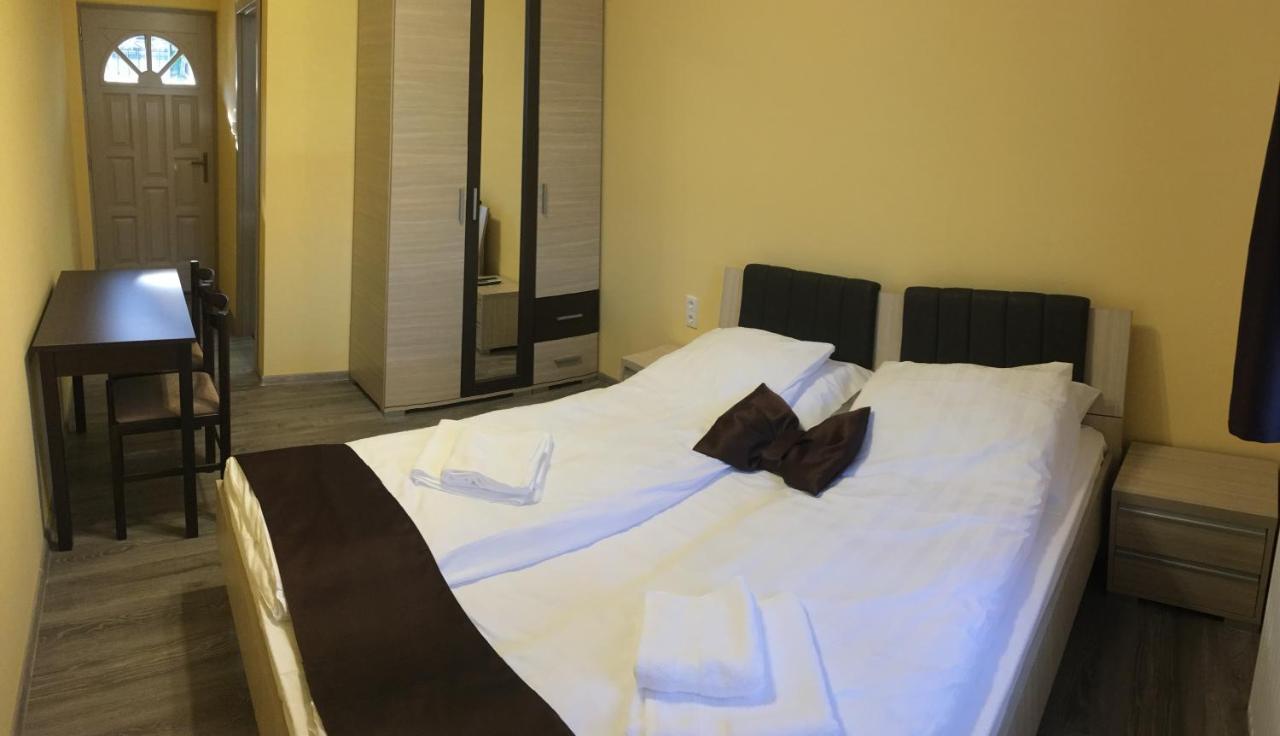 Barsony Vendeglo Es Panzio Bed and Breakfast Szécsény Buitenkant foto