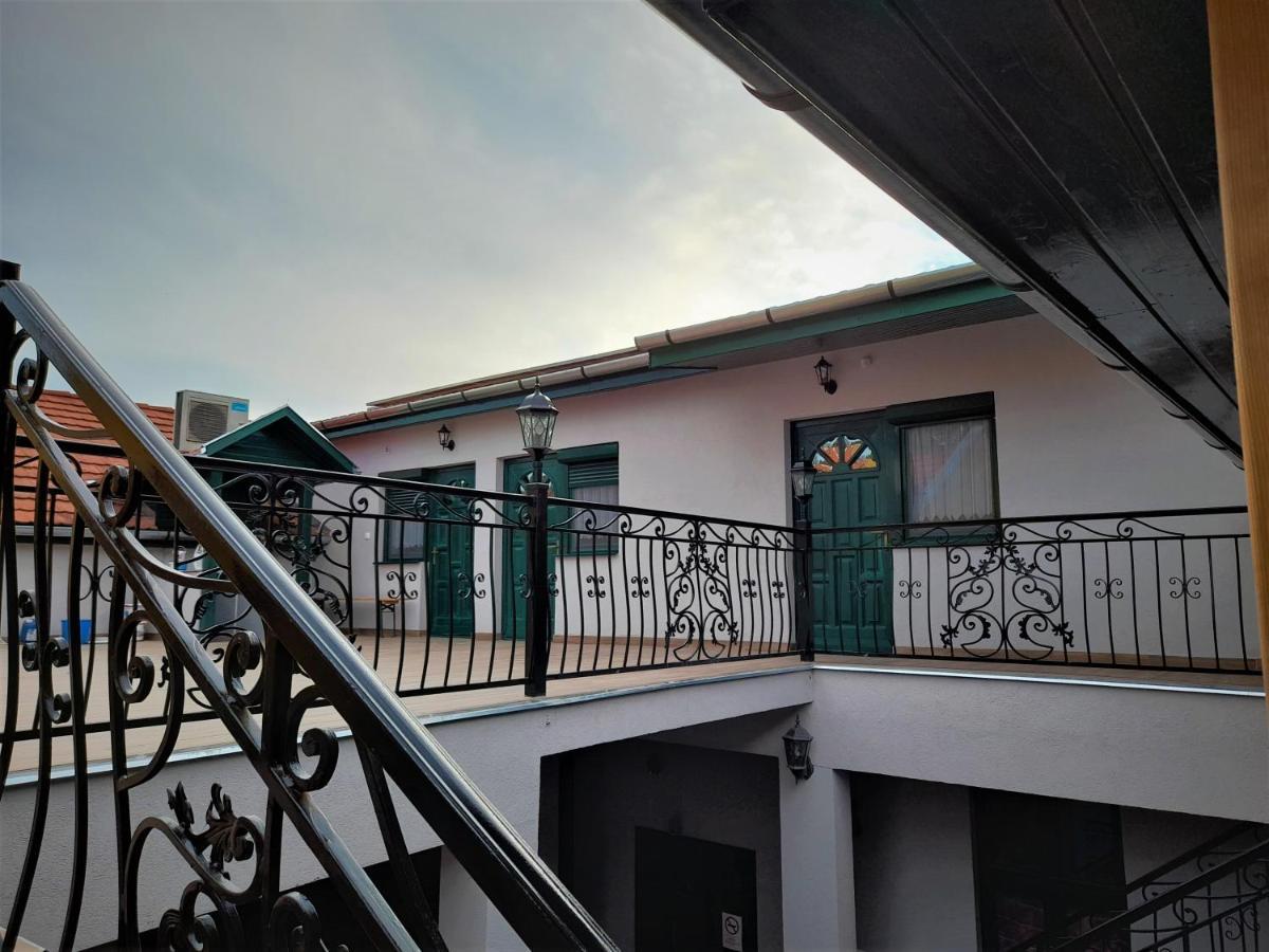Barsony Vendeglo Es Panzio Bed and Breakfast Szécsény Buitenkant foto